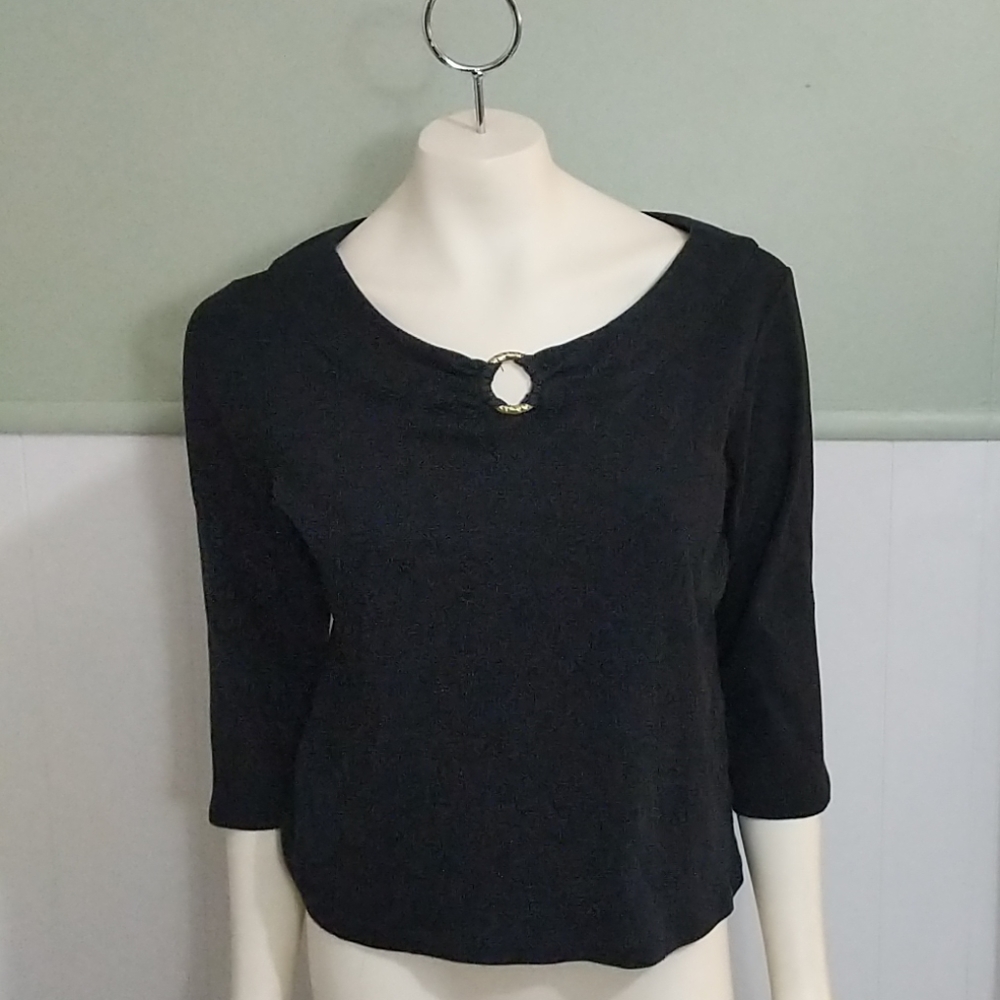 Black quarter sleeve top